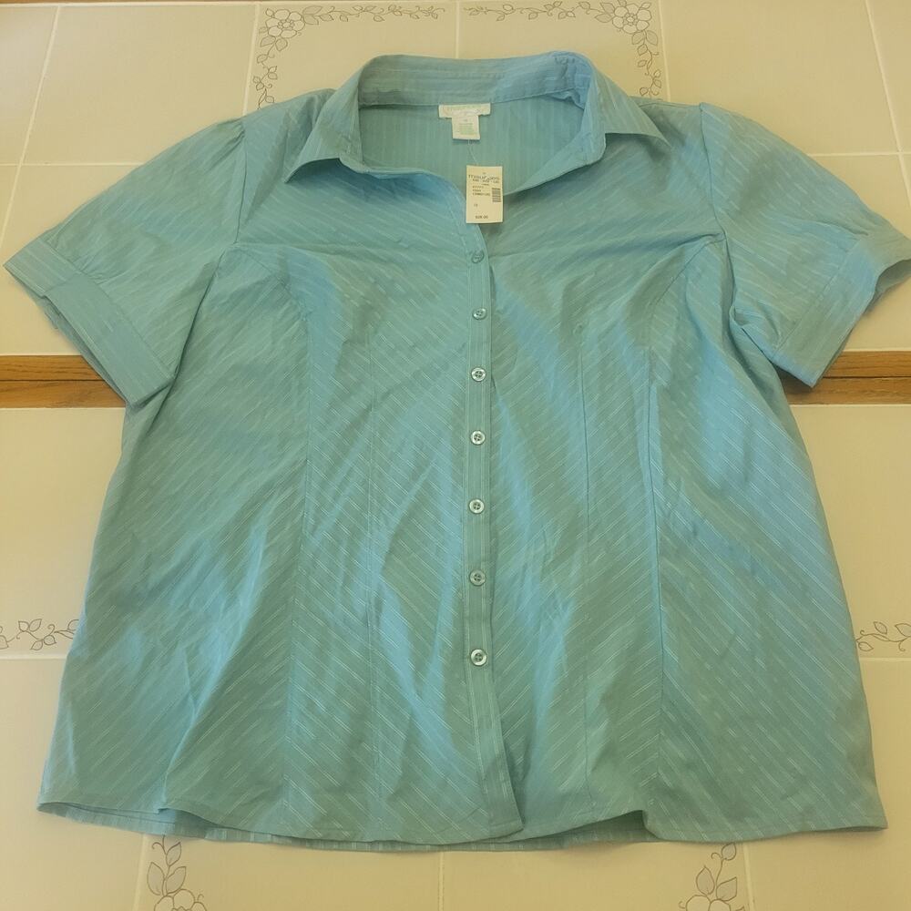 NWT Maurices Women's Short Sleeve Button Up Shirt Blue Size 16